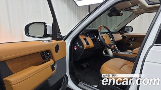 Land Rover Range Rover 2021 — фото 10 из 20