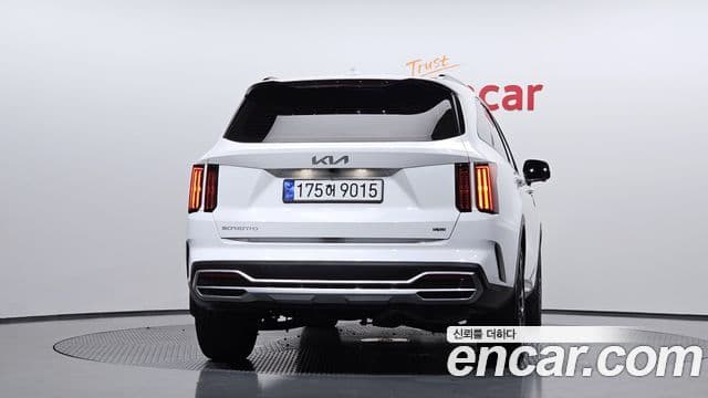 Kia Sorento 2023 — ფოტო 4/20