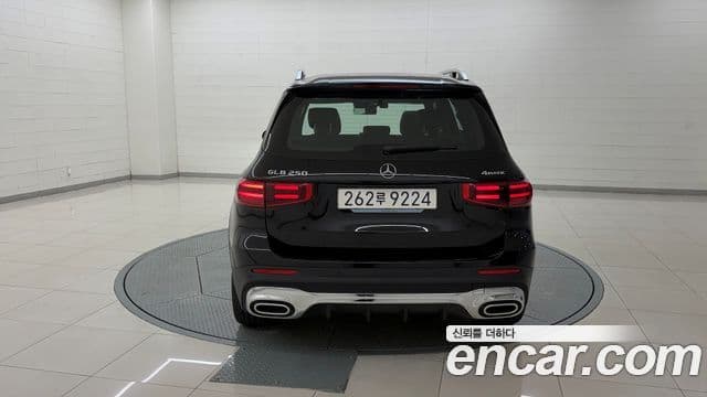 Mercedes-Benz GLB-Class 2025 — ფოტო 3/20
