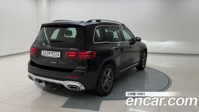 Mercedes-Benz GLB-Class 2025 — ფოტო 4/20