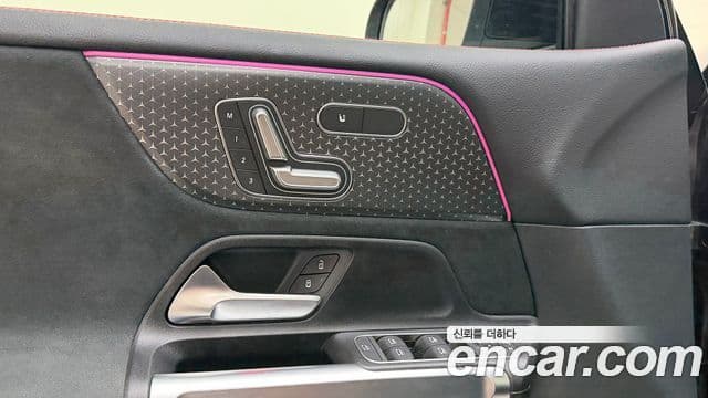 Mercedes-Benz GLB-Class 2025 — ფოტო 19/20