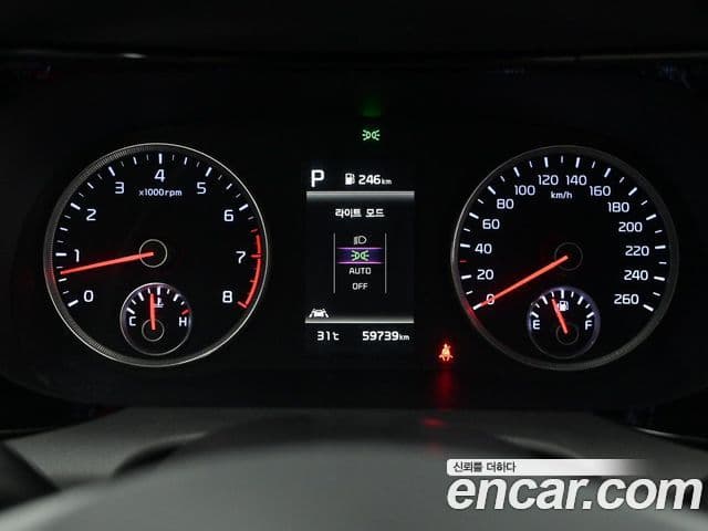 Kia K5 2022 — ფოტო 8/20