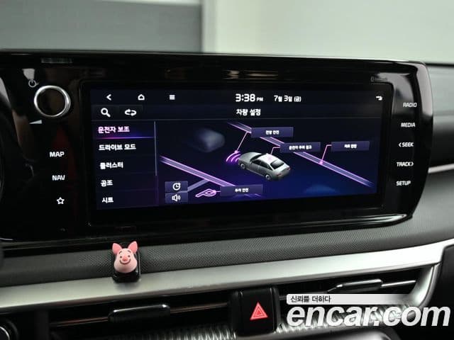 Kia K5 2022 — ფოტო 17/20
