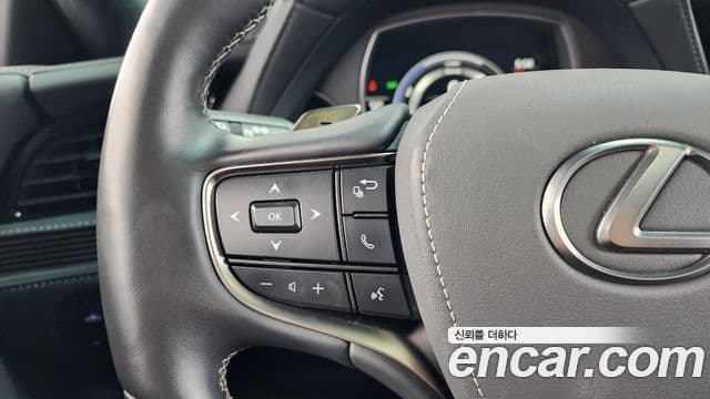 Lexus LS500h 2023 — Şəkil 16/20