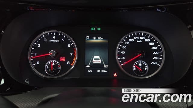 Kia K5 2022 — ფოტო 8/20