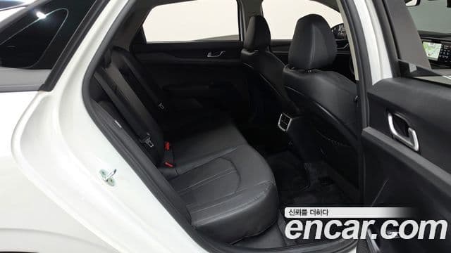 Kia K5 2022 — ფოტო 11/20