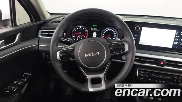 Kia K5 2022 — ფოტო 12/20