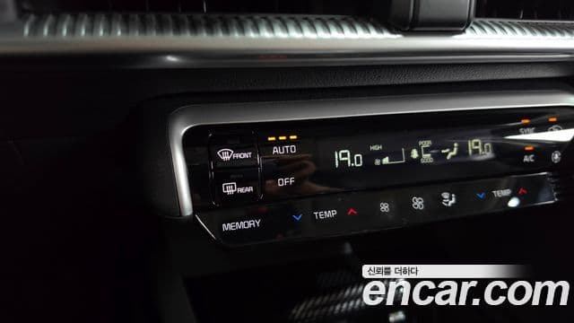 Kia K5 2022 — ფოტო 15/20