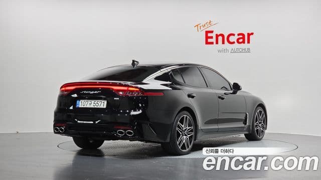 Kia Stinger 2022 — Фото 2/20