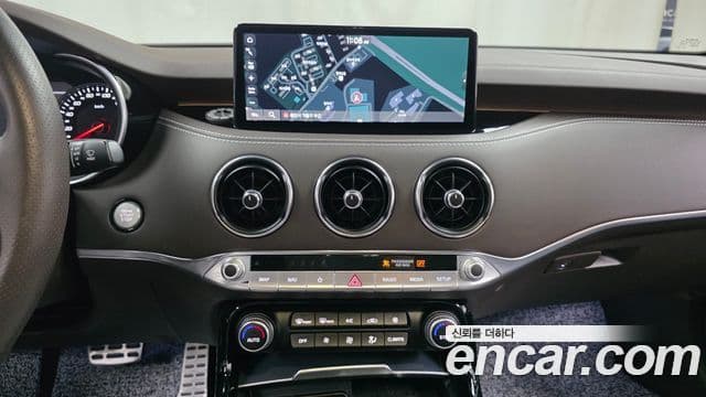 Kia Stinger 2022 — Фото 13/20