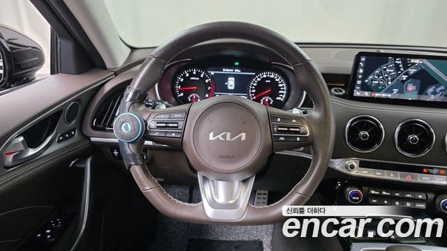 Kia Stinger 2022 — Фото 14/20