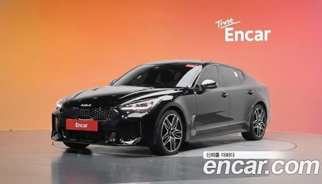 Kia Stinger 2022 — Фото 1/20