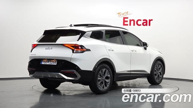 Kia Sportage 2022 — Фото 2/20