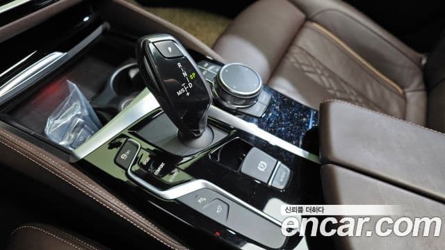 BMW 5 Series 2019 — фото 9 из 20
