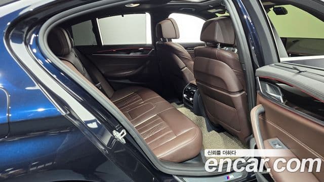 BMW 5 Series 2019 — Şəkil 11/20