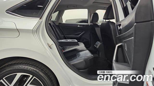 Volkswagen Jetta 2024 — Şəkil 11/20