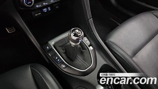 Hyundai Veloster 2020 — Фото 9/20