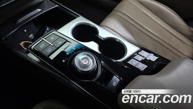 Kia K8 2021 — Şəkil 9/20
