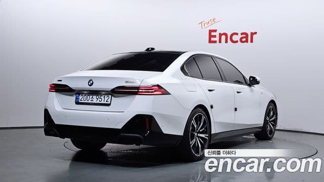 BMW 5 Series 2024 — Şəkil 2/20
