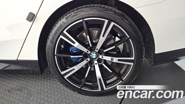 BMW 5 Series 2024 — Şəkil 28/35