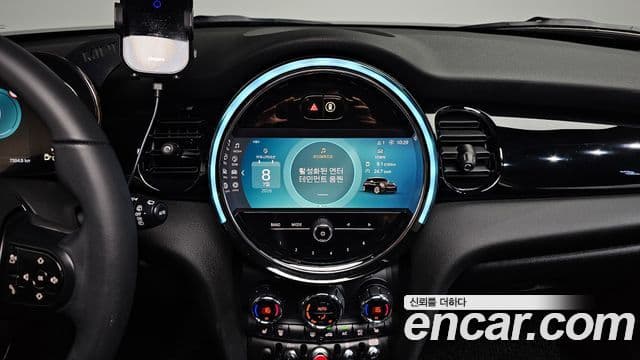 Mini Cooper 2021 — Фото 14/20