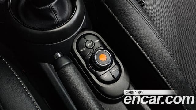 Mini Cooper 2021 — Фото 18/20