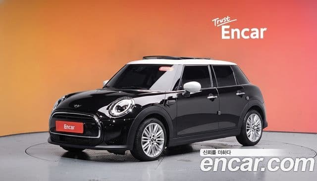 Mini Cooper 2021 — Фото 1/20
