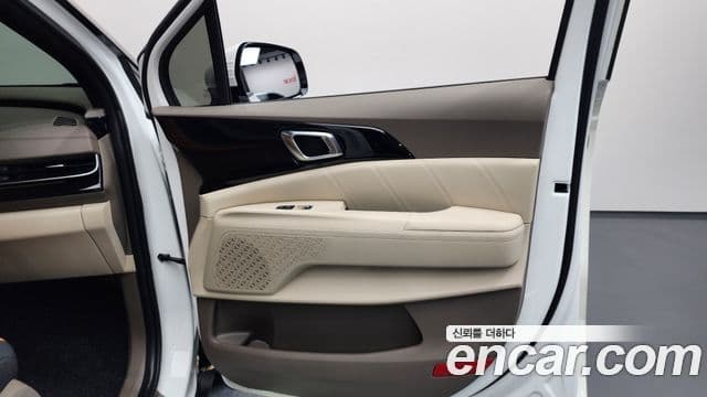 Kia Carnival 2024 — Photo 20/38