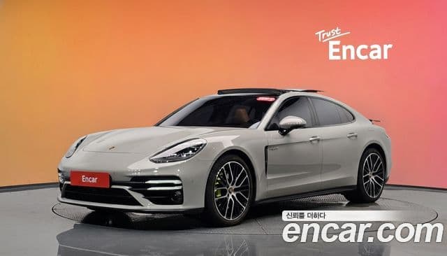 Porsche Panamera, 2022