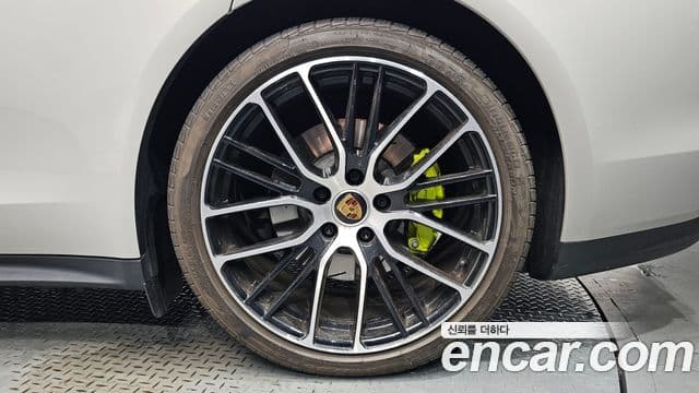 Porsche Panamera 2022 — Photo 7/37