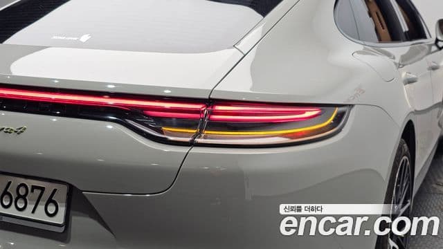 Porsche Panamera 2022 — Photo 34/37