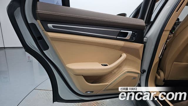 Porsche Panamera 2022 — Photo 2/37