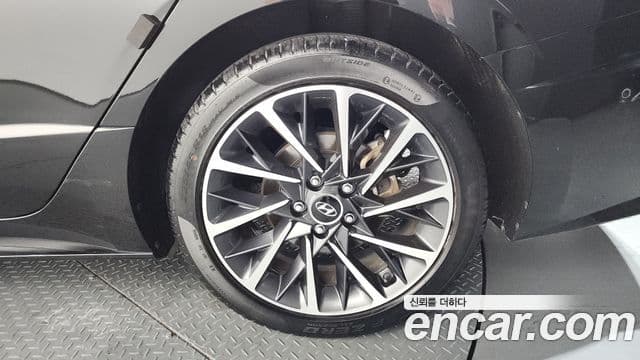 Hyundai Sonata Hybrid 2021 — Şəkil 10/31