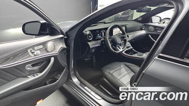 Mercedes-Benz E-Class 2022 — Şəkil 10/20