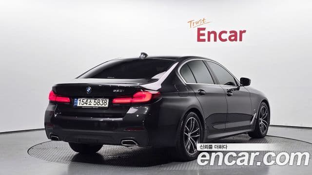 BMW 5 Series 2022 — ფოტო 2/20