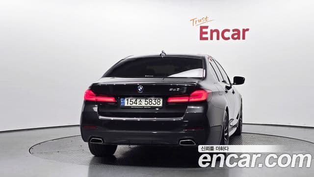 BMW 5 Series 2022 — ფოტო 4/20