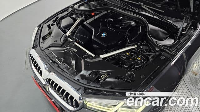 BMW 5 Series 2022 — ფოტო 6/20