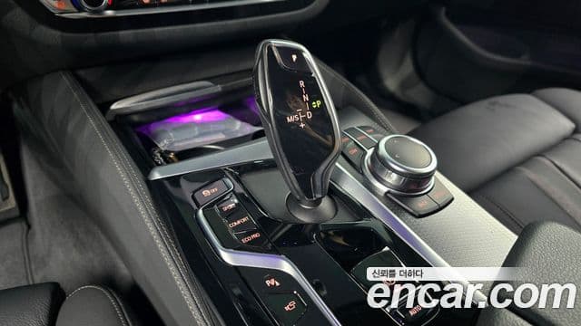BMW 5 Series 2022 — ფოტო 9/20
