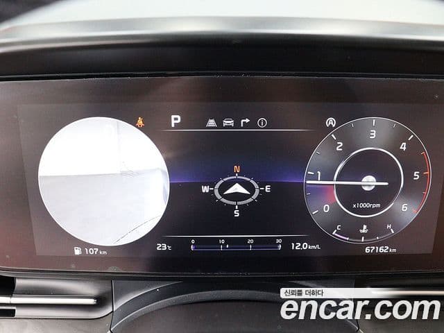 Kia Carnival 2021 — фото 10 из 20