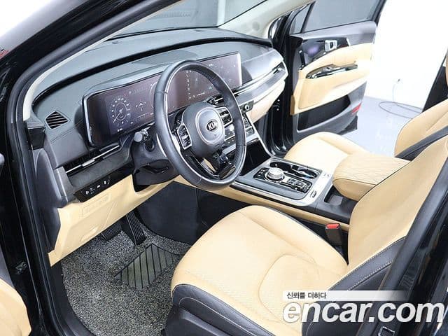 Kia Carnival 2021 — фото 17 из 20