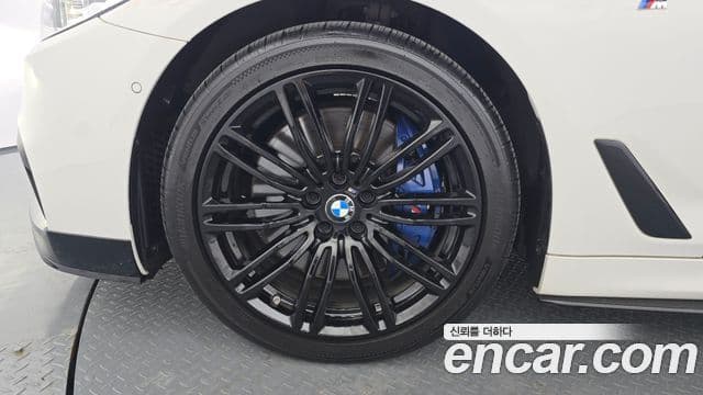 BMW 5 Series 2018 — Şəkil 5/20