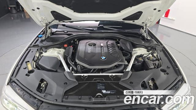 BMW 5 Series 2018 — Şəkil 6/20