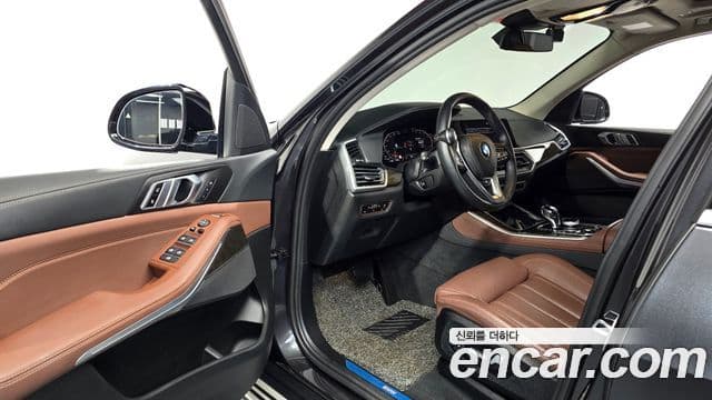 BMW X5 2022 — Şəkil 28/32