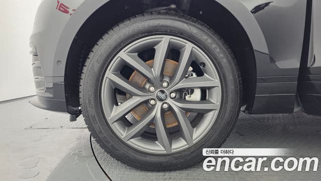 Land Rover Range Rover Velar 2025 — ფოტო 8/20