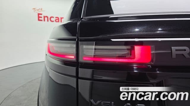 Land Rover Range Rover Velar 2025 — ფოტო 19/20