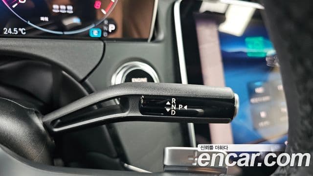 Mercedes-Benz E-Class 2025 — ფოტო 8/20