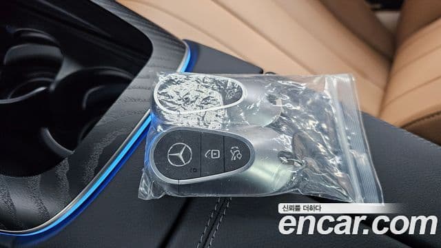 Mercedes-Benz E-Class 2025 — ფოტო 20/20