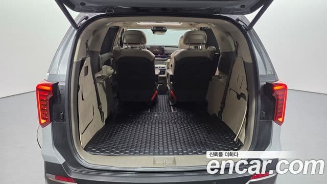 Kia Carnival 2024 — Şəkil 16/20