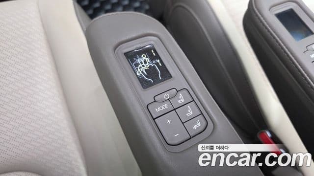 Kia Carnival 2024 — Şəkil 17/20