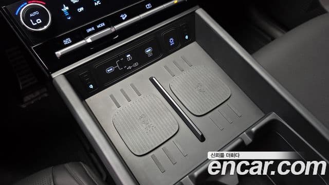 Hyundai Santa Fe 2024 — ფოტო 18/20